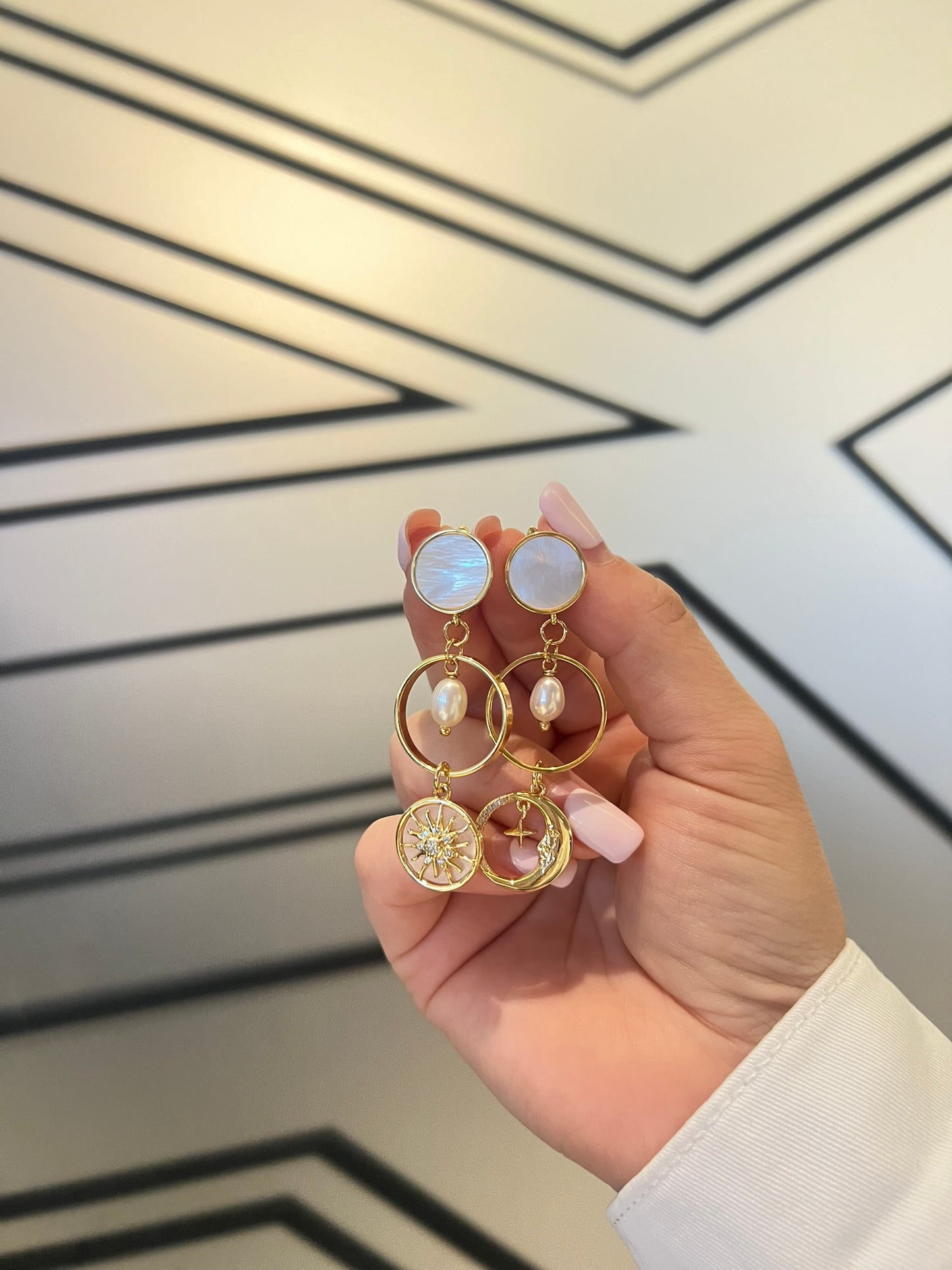 Aurinko & Kuu – asymmetriset helmikorvakorut