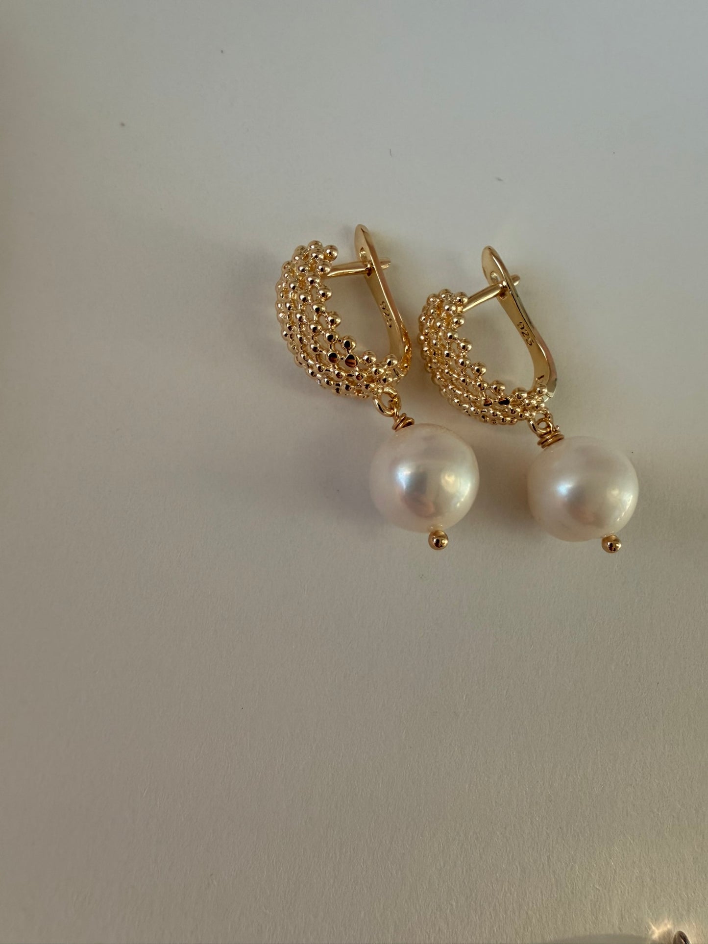 ELEGANTIT HELMIKORVAKORUT