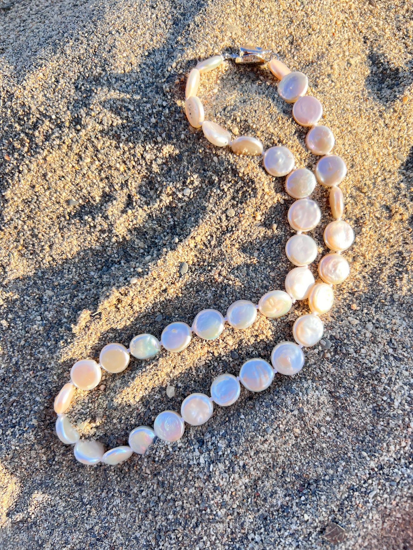 JULIA HELMIKAULAKORU