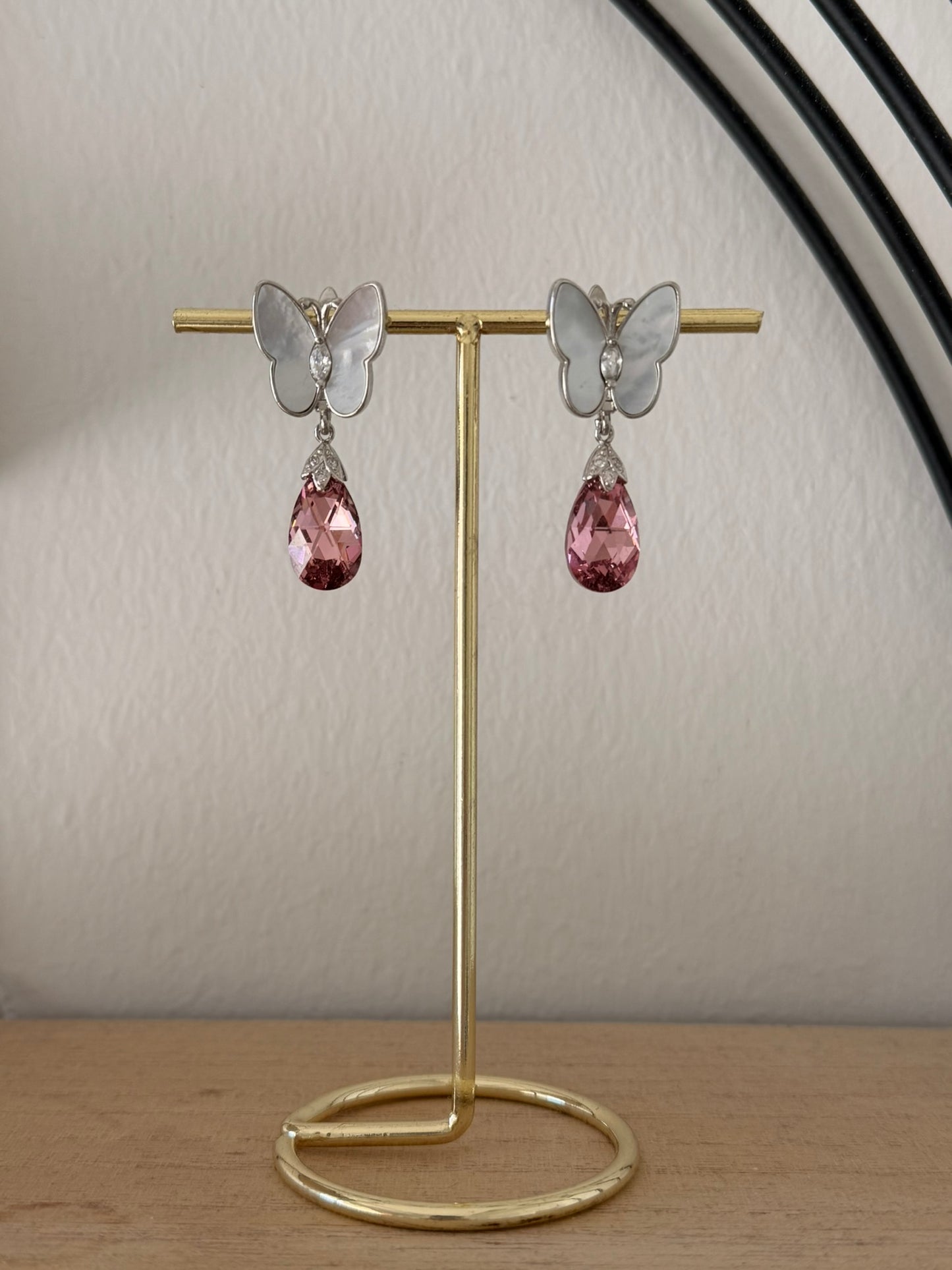 Perhonen korvakorut Swarovski-kristalleilla