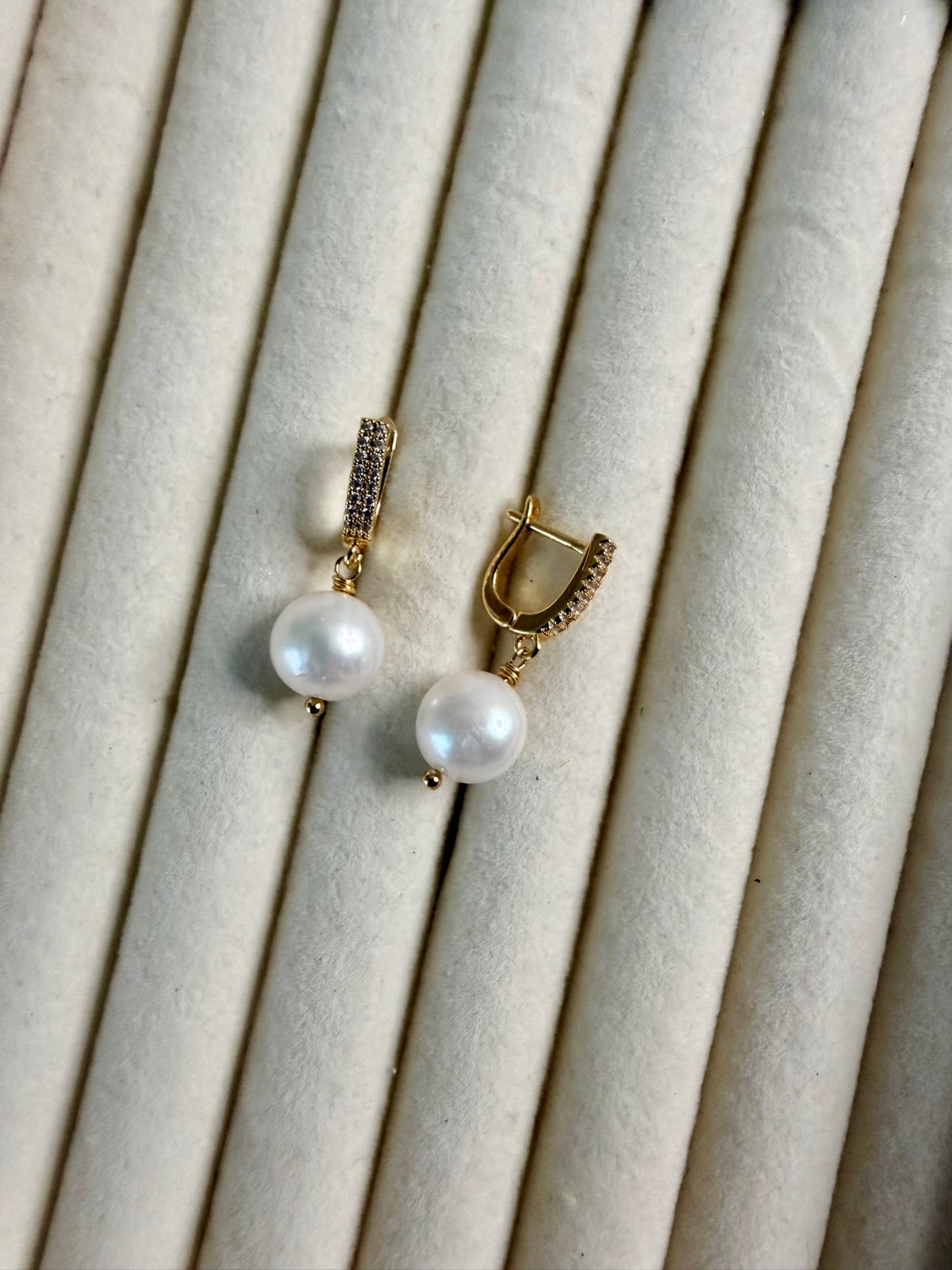 ROSE PEARL EARRINGS