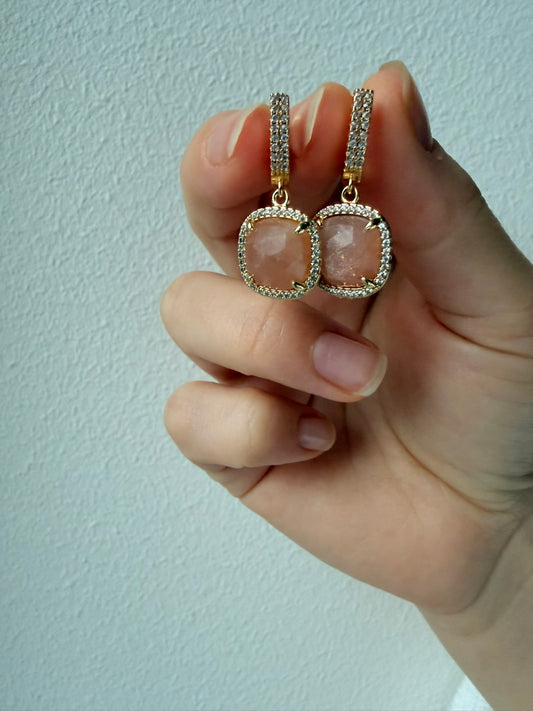 AURINKOKIVI KORVAKORUT