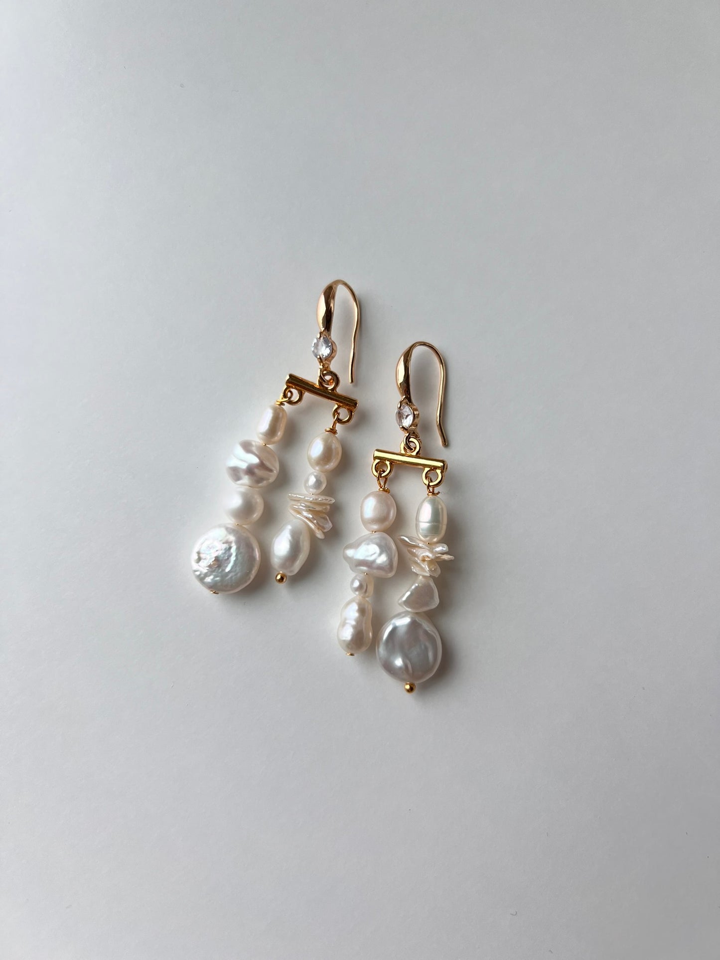 Asymmetriset barokkihelmikorvakorut