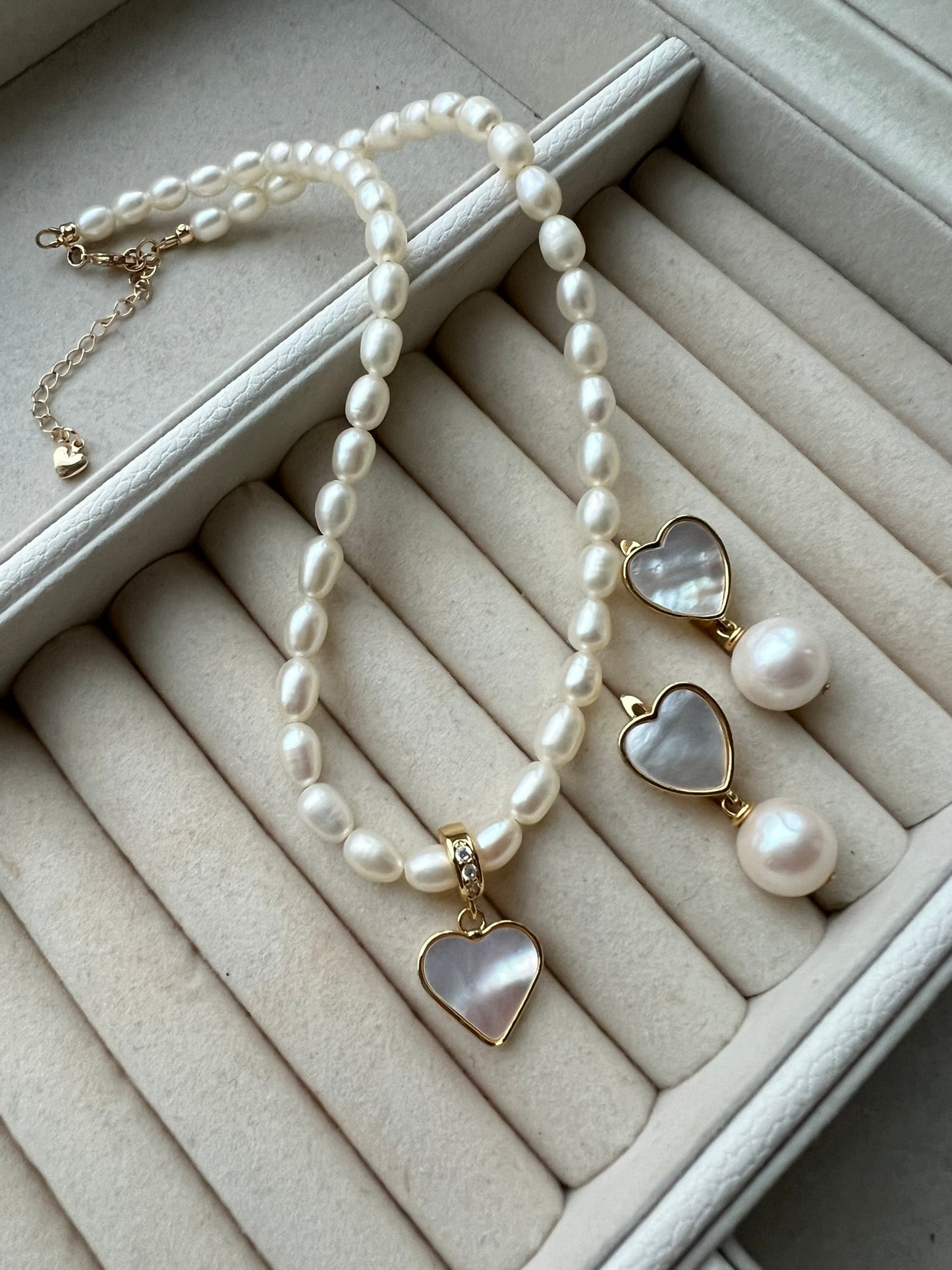 Helmi & Helmiäinen Sydänsetti