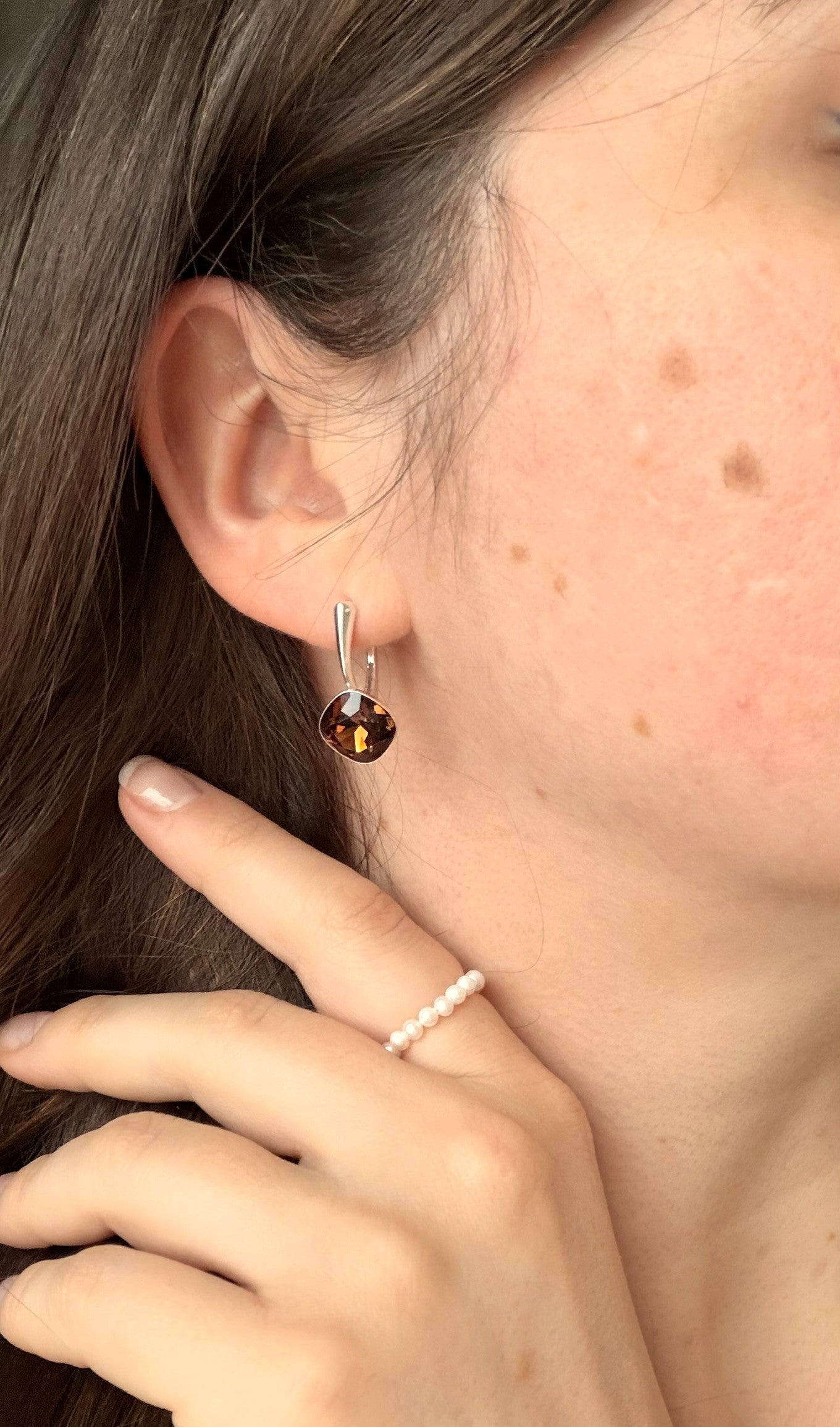 Hopeakorvakorut Swarovski kristalleilla