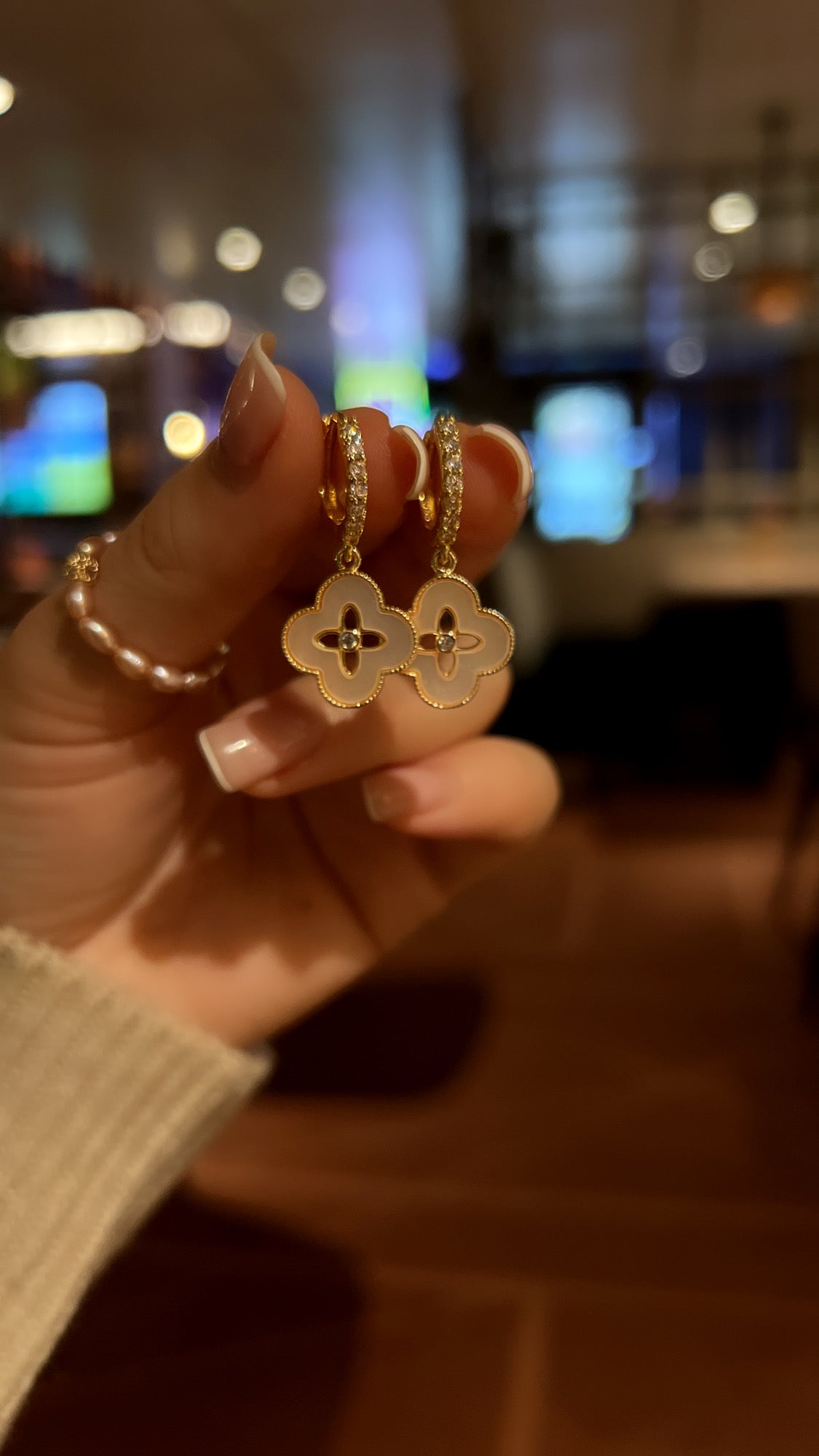 CLOVER EARRINGS