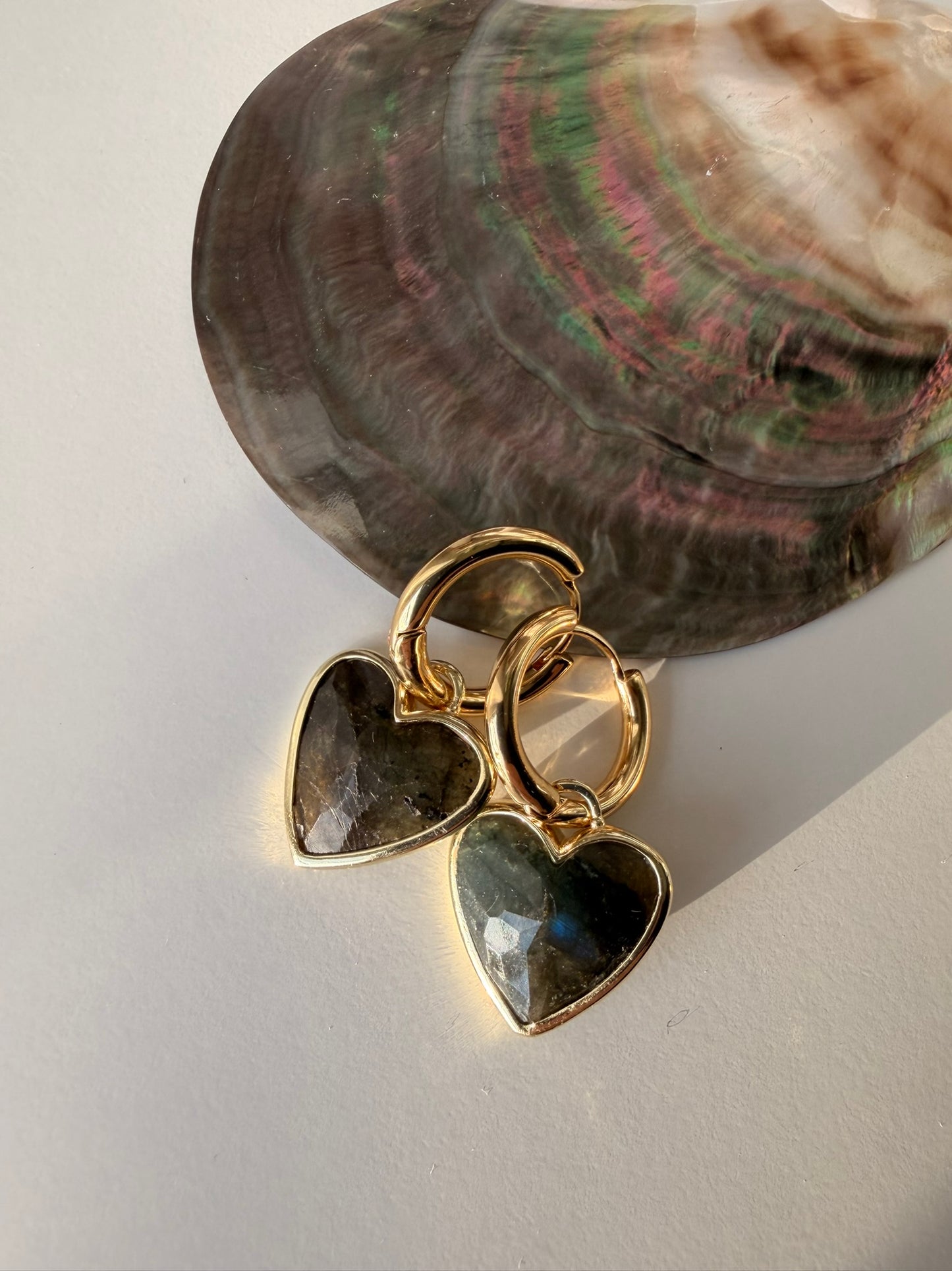 LABRADORIITTI SYDÄNKORVAKORUT