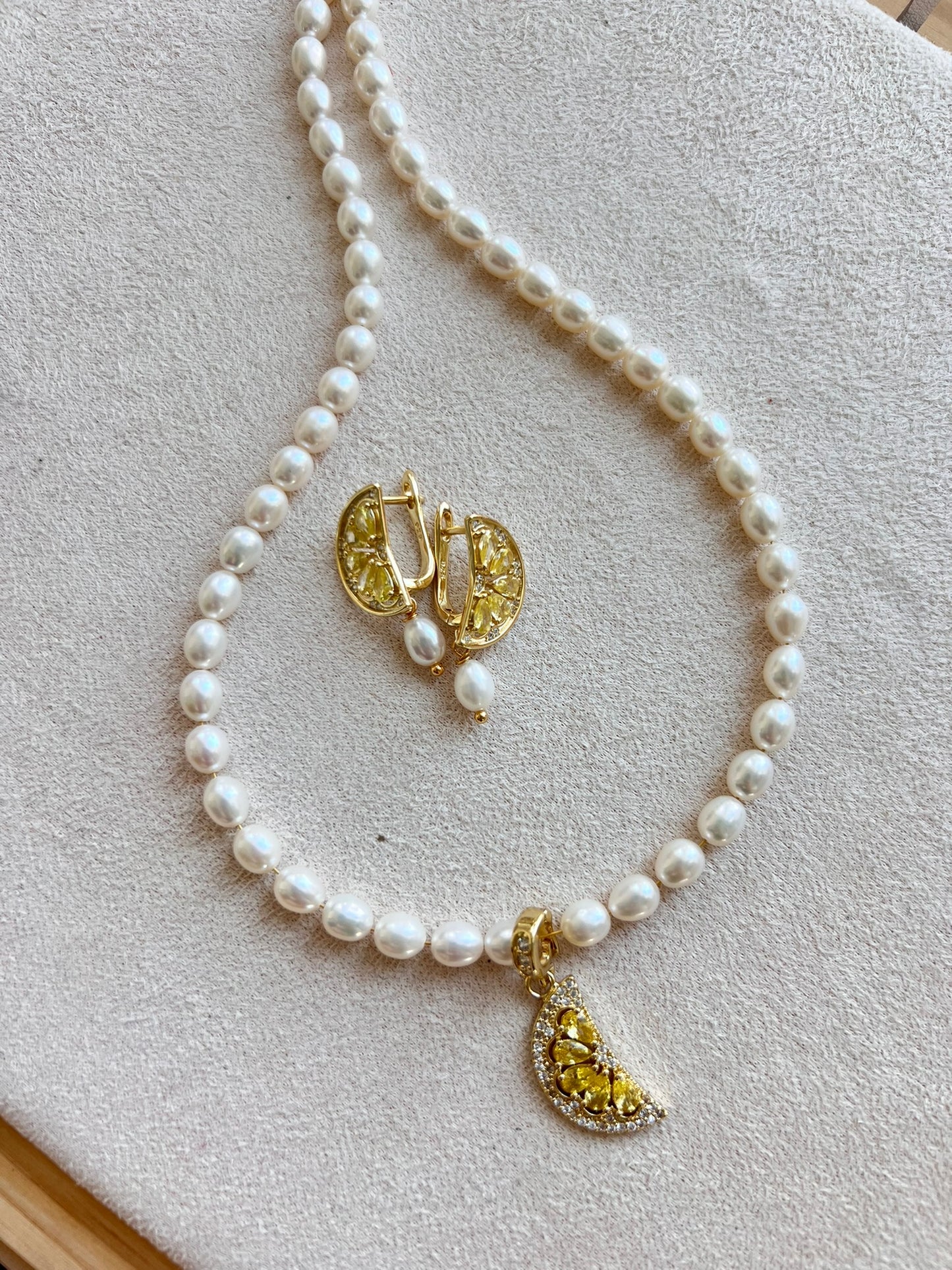 LEMON HELMI SETTI – Aito helmikaulakoru & korvakorut