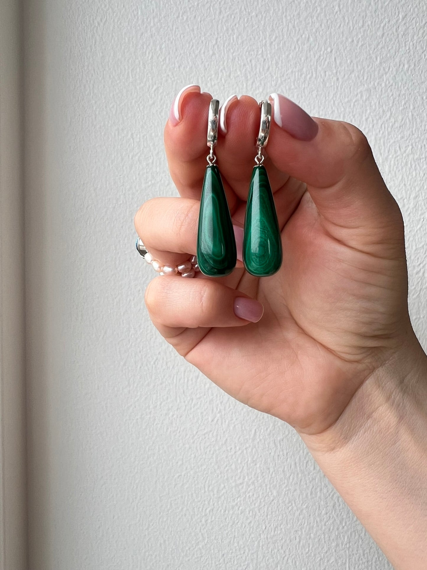 MALAKIITTI KORVAKORUT