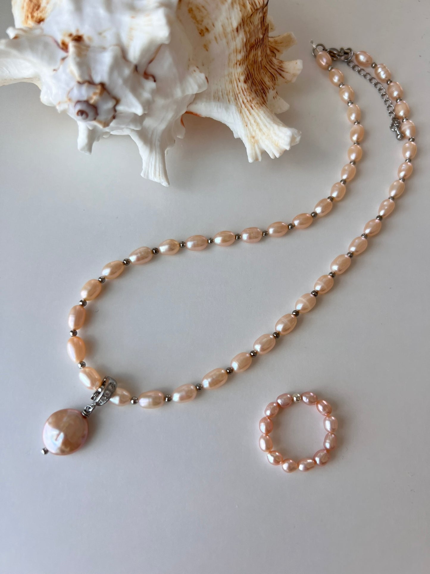 PERSIKKASÄVYINEN HELMIKAULAKORU