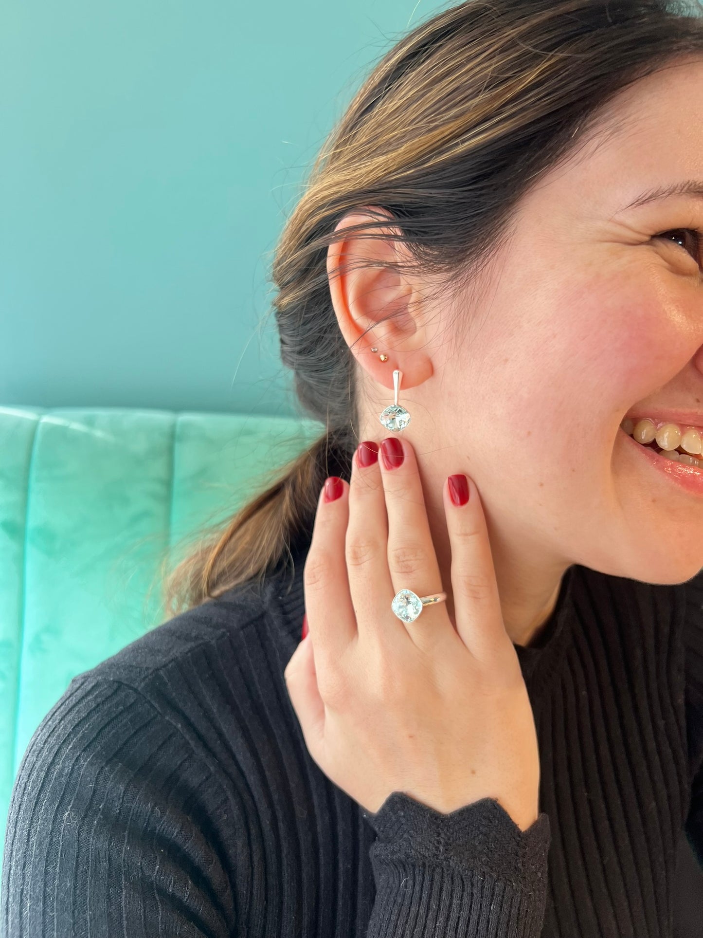 SAPPHIRE SWAROVSKI KORVAKORUT