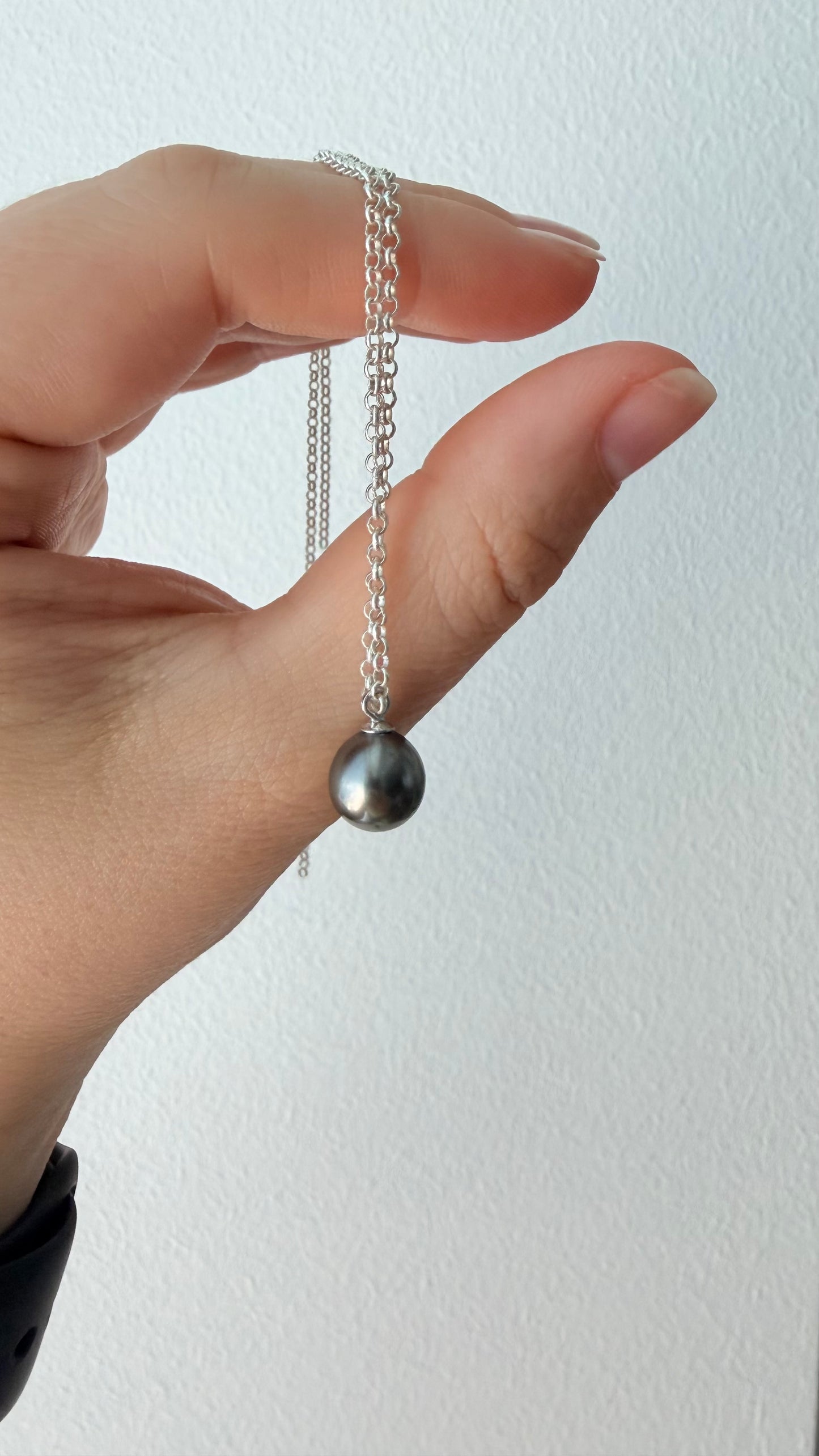 TAHITIAN PEARL ON STEEL CHAIN